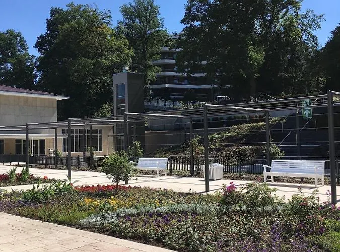 Appartementresidenz Am Kurpark - Mit Pool & Sauna & Garage 公寓 巴特萨尔茨乌夫伦